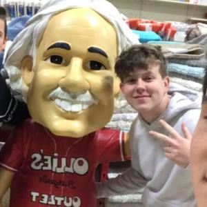 Meet your Posher, Adam